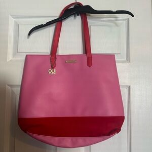 EUC Juicy Couture Tote w/“Oui” Juicy Couture Gold Charm